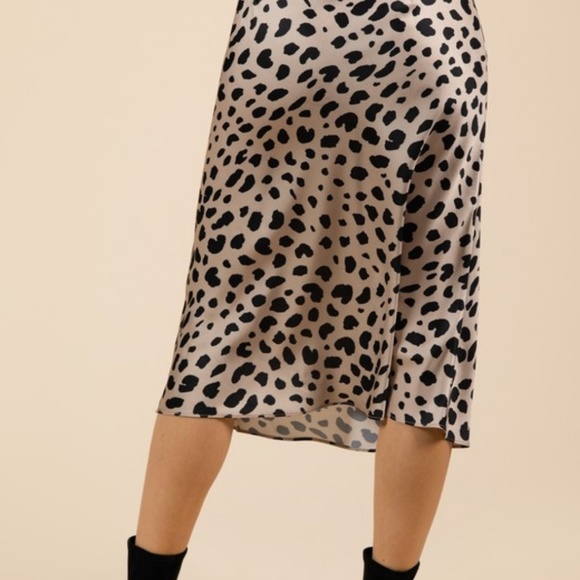 Satin Leopard Print Midi Skirt - Picture 5 of 7